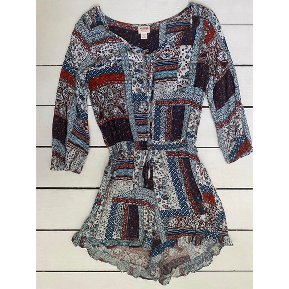 Patterned summer romper!! - Picture 1 of 4
